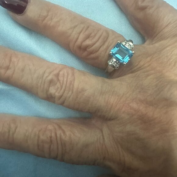 14k White Gold Diamond Blue Topaz size 8 - Picture 9 of 9